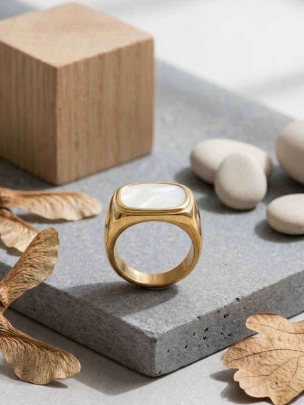 Mother of Pearl Signet Ring Chunky Gold PVD 18K Stainless Steel Old Money Size 9 - Picture 11 of 17
